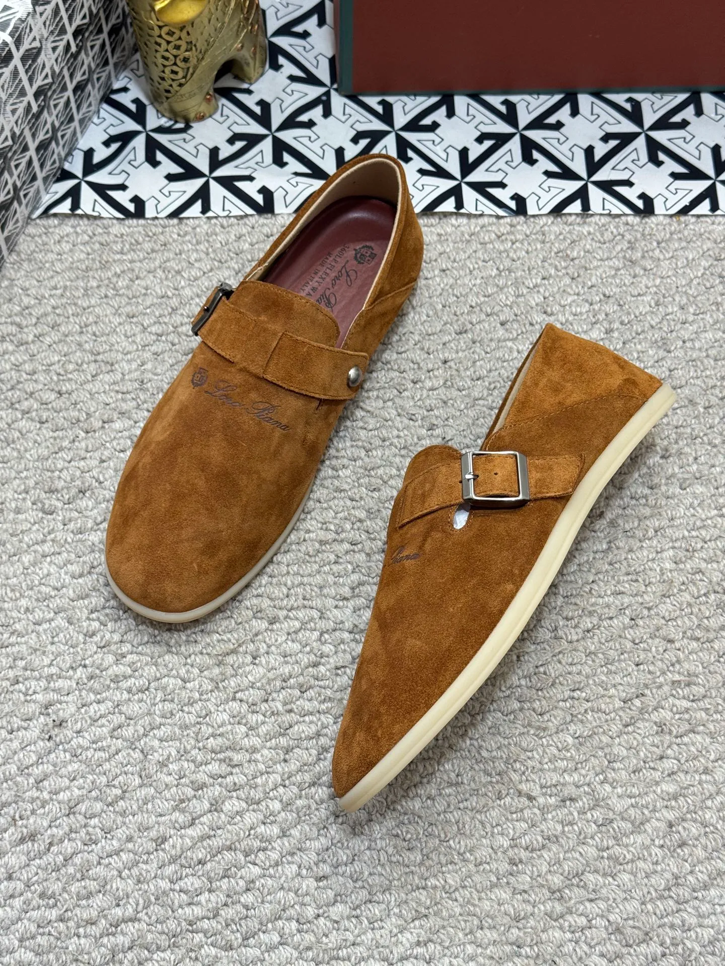 Men's men's shoes 💰420 [New style] 🍓🍓Loro Piana - LP's new moccasin shoes are made of water-repellent treated suede uppers with rubber soles, a classic. The complex craftsmanship and meticulous structure make the shoes light and soft, allowing you to walk comfortably and freely. Perfect for wearing at the beach or out in the water during the summer. Size: 38-44 (45 customized